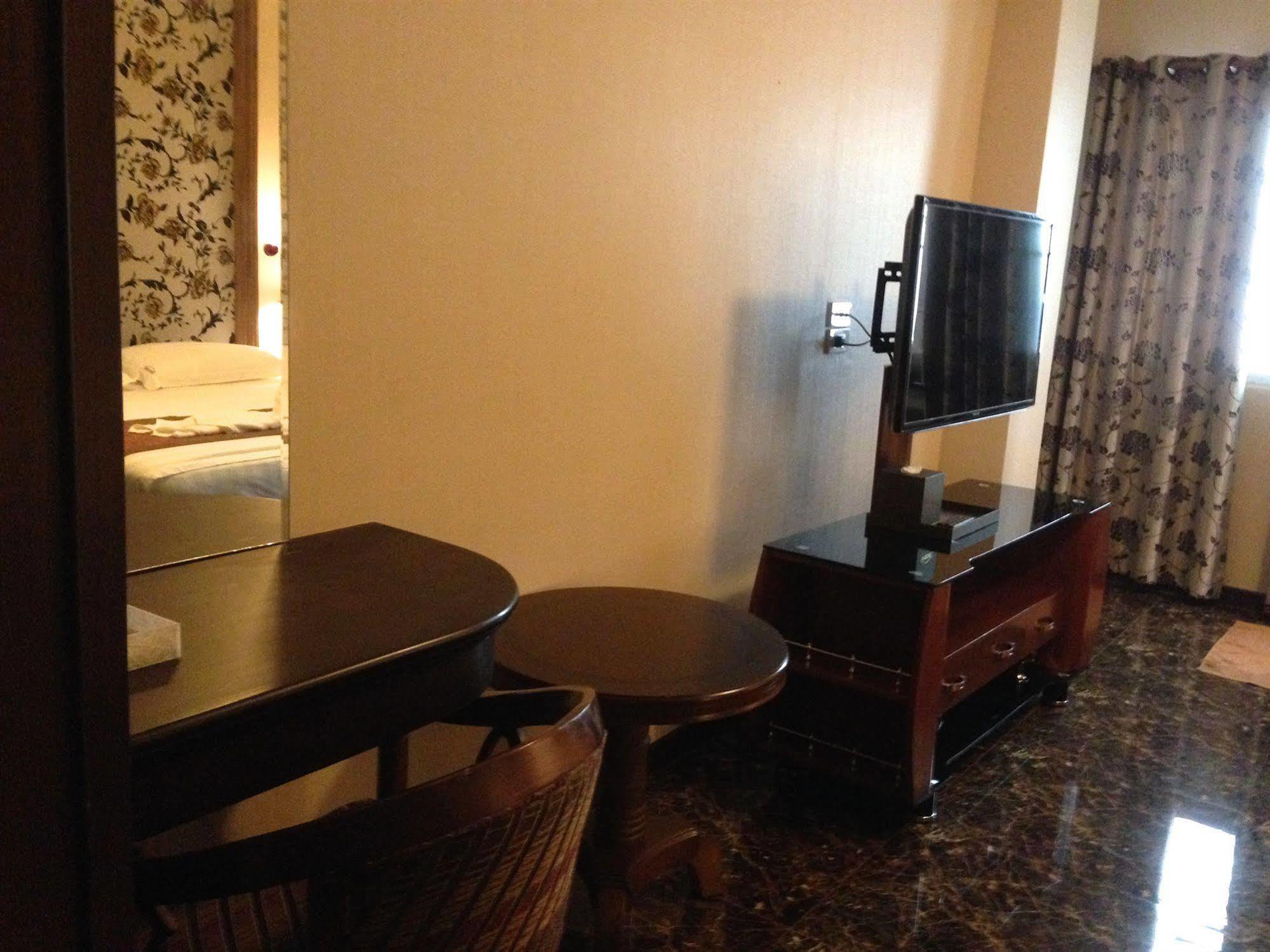 Katesiree House Hotel Pattaya Luaran gambar