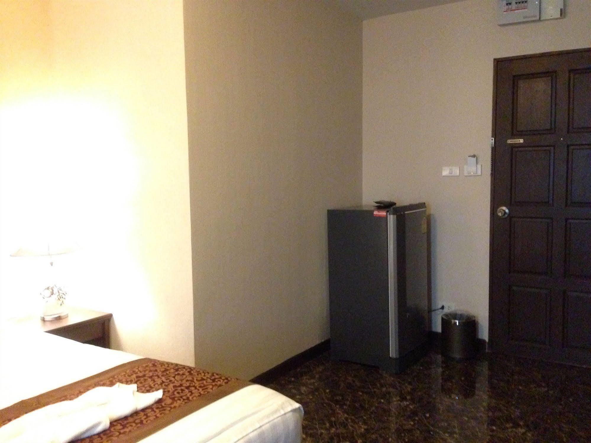 Katesiree House Hotel Pattaya Luaran gambar